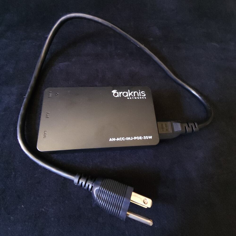 Araknis Networks 802.3at / af Gigabit Single Port PoE Adapter AN-ACC-INJ-POE 30W